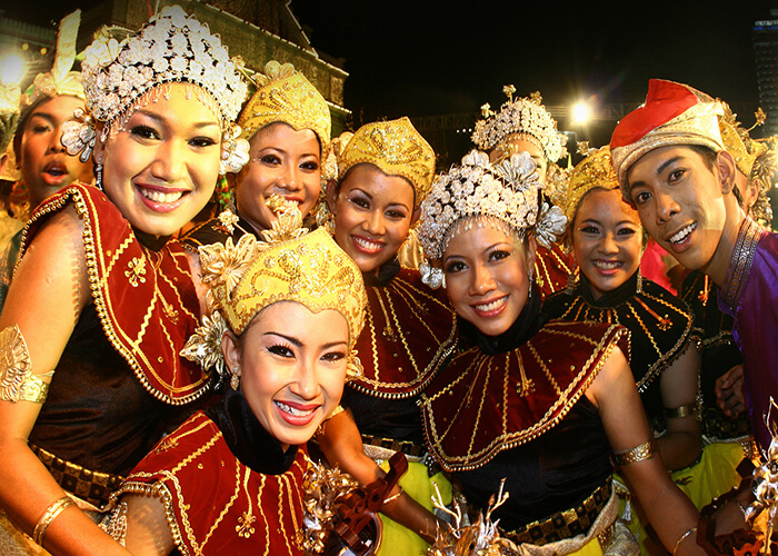 فرهنگ و آداب و رسوم مردم مالزی